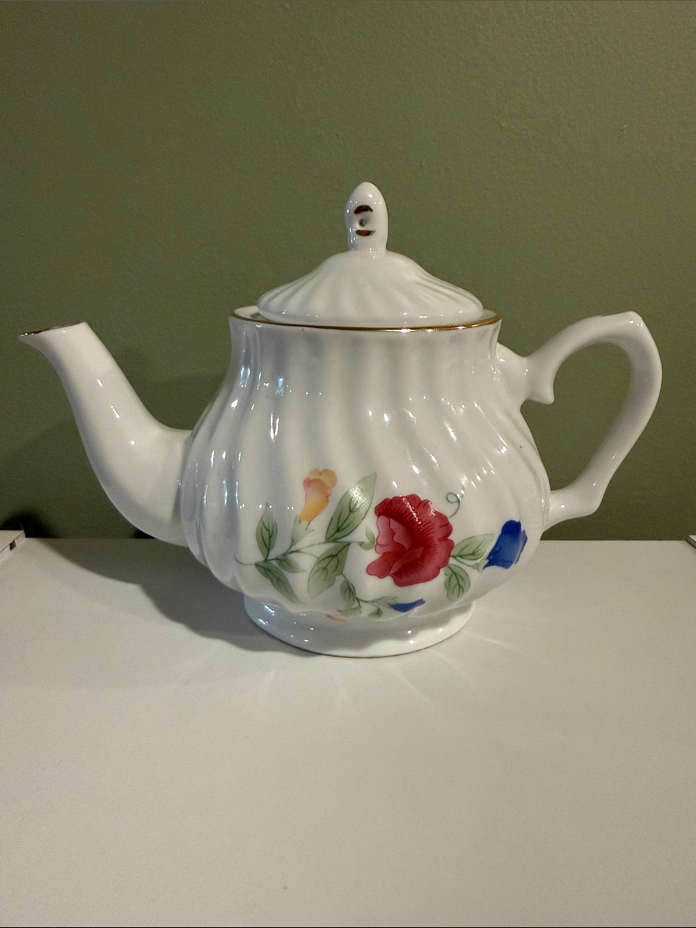 Royal Oak White Floral Mimi Teapot